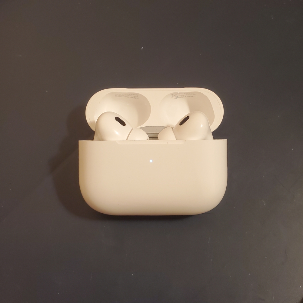 Apple AirPods Pro White Headset with Charging Case